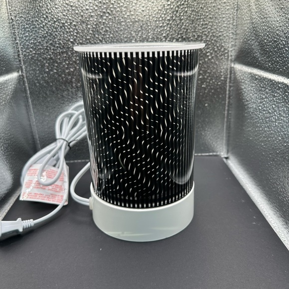 Scentsy In Motion Warmer - Picture 3 of 4